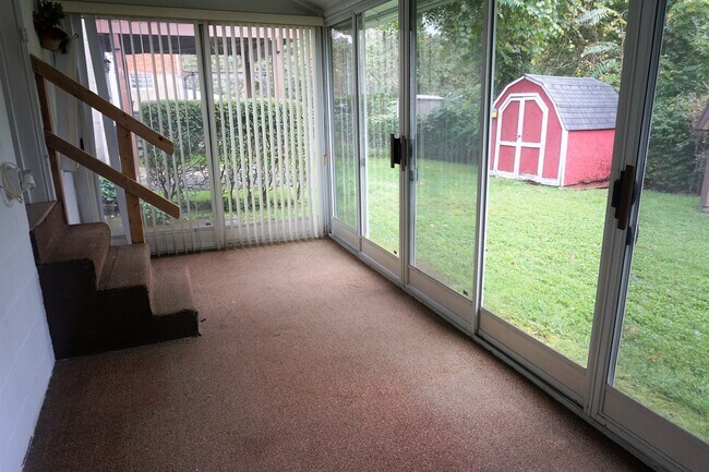 Building Photo - 3147 Glendale Ave