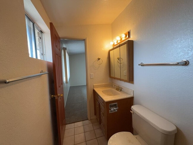 Building Photo - 3733 Sparrow Dr