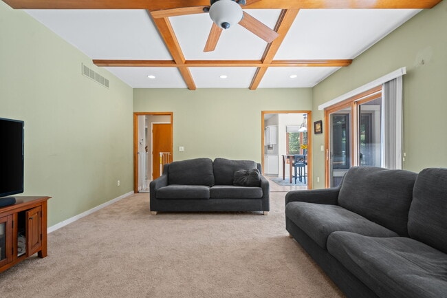 Building Photo - 254 Hunters Trail
