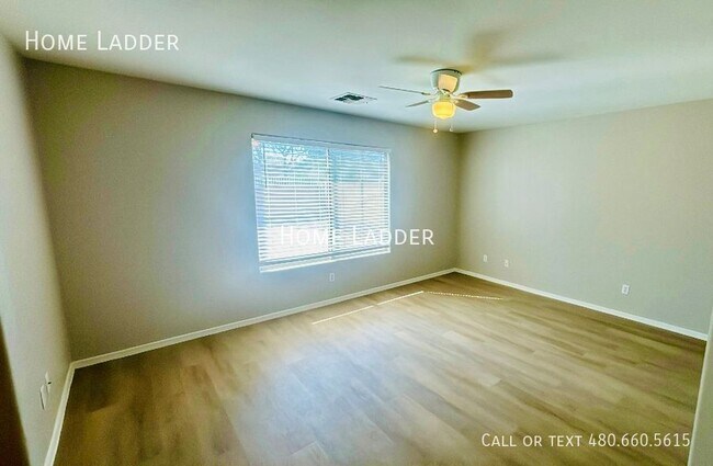 Building Photo - 7018 S 24th Ln