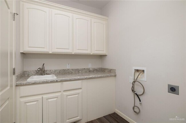 Building Photo - 4628 Estancia Pkwy