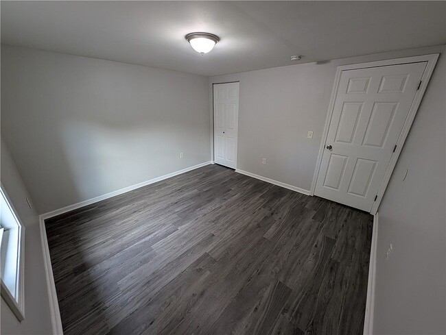 Building Photo - 82 Cragg Rd