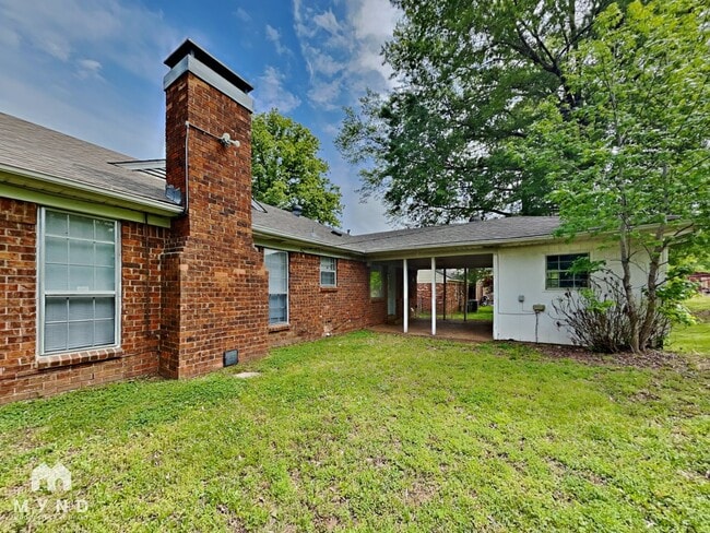 Building Photo - 4797 Yale Rd