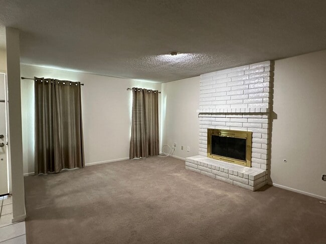 Building Photo - 409 Quailridge Rd
