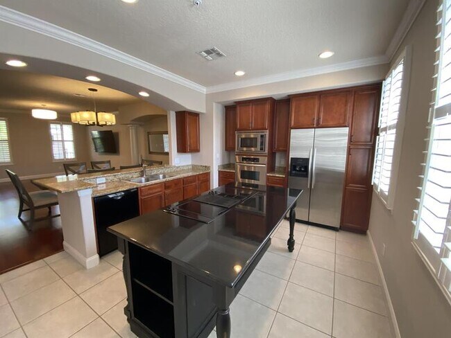 Building Photo - 4570 Virginia Dr