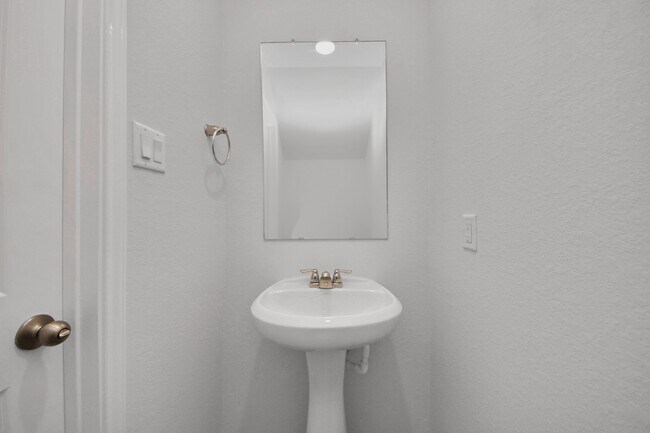 Building Photo - 7027 Cedar Breeze Ct