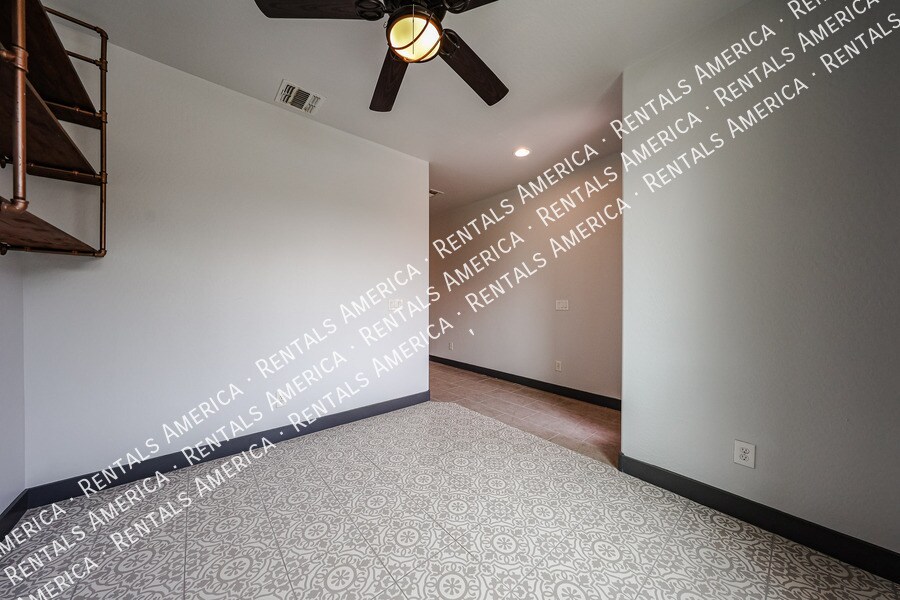 Building Photo - 9862 E Ignition Dr