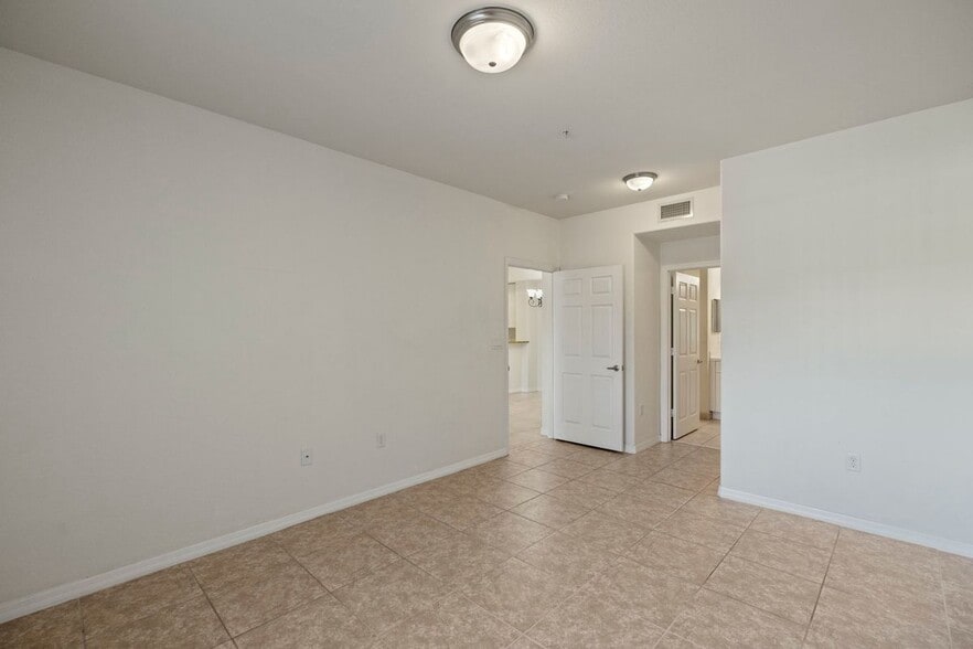 Building Photo - 13150 Bella Casa Cir