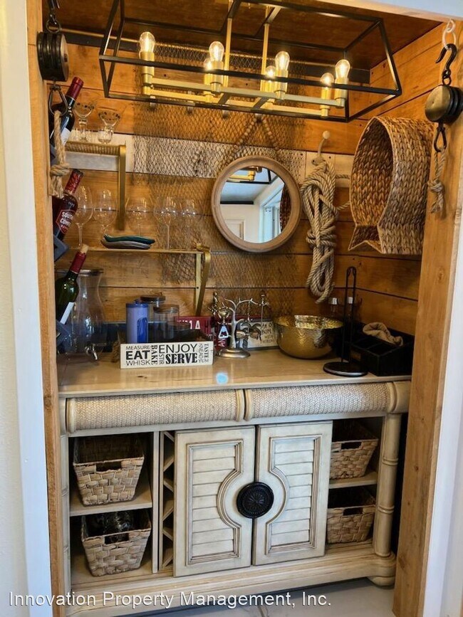 Building Photo - 2 br, 1 bath Apartment - 2 Bedroom 1 Bath ...