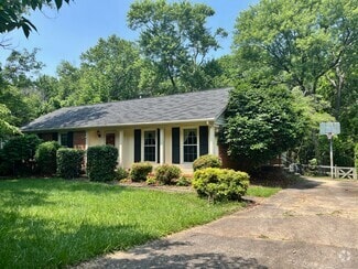 Building Photo - 1005 Hayfield Ln