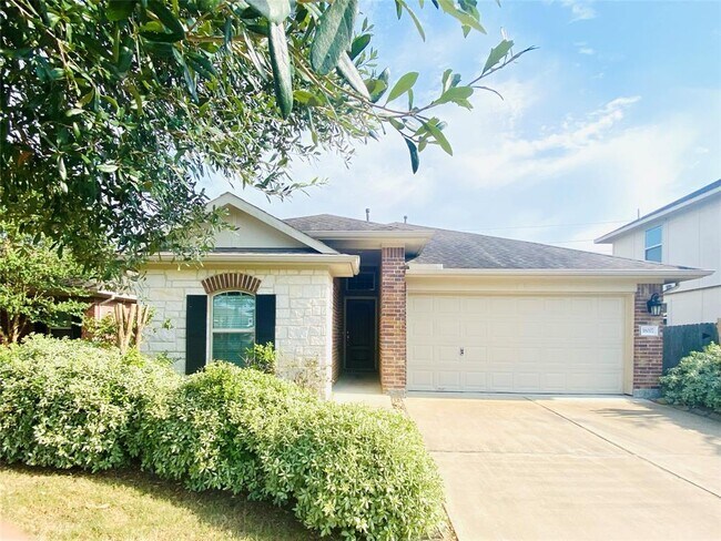 Building Photo - 18007 Alora Springs Trace