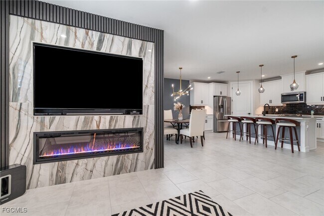 Building Photo - 44525 Palm Frond Dr