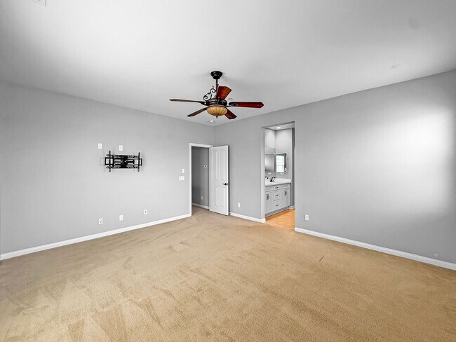 Building Photo - Spacious 4BR/3BA Home in Ocean View Hills