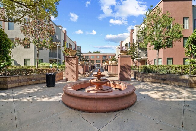 Building Photo - Modern and Luxurious 1 Bedroom 1 Bath Condo in the Desirable Brickyard Community
