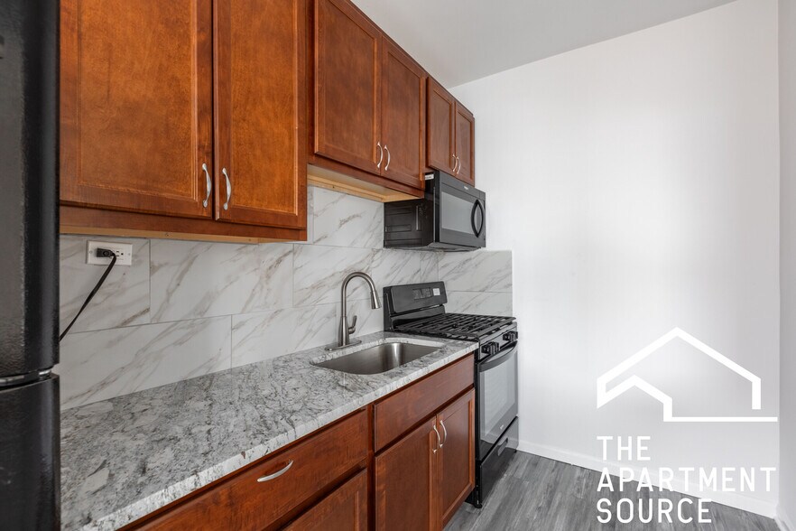 Building Photo - 2700 N Milwaukee Ave