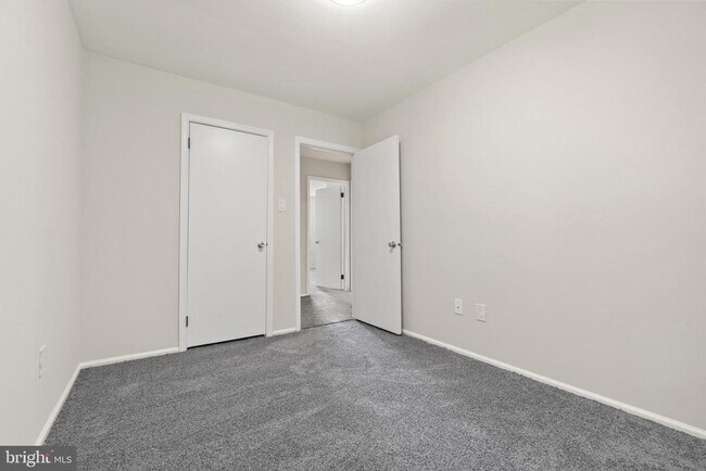 Building Photo - 166 Camber Ln