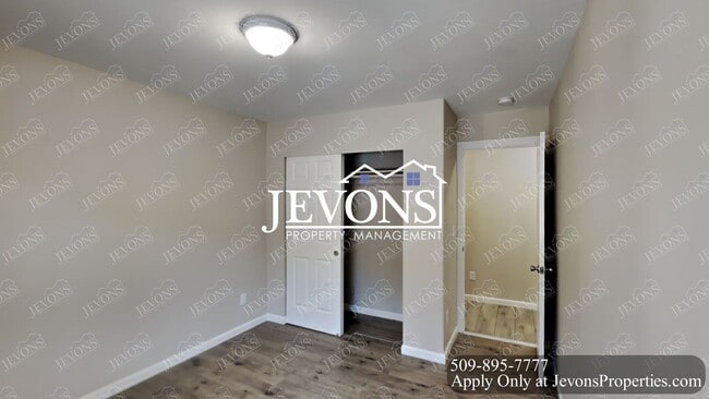 Building Photo - 1912 W Mead Ave