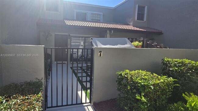 Building Photo - 15370 SW 104th Terrace