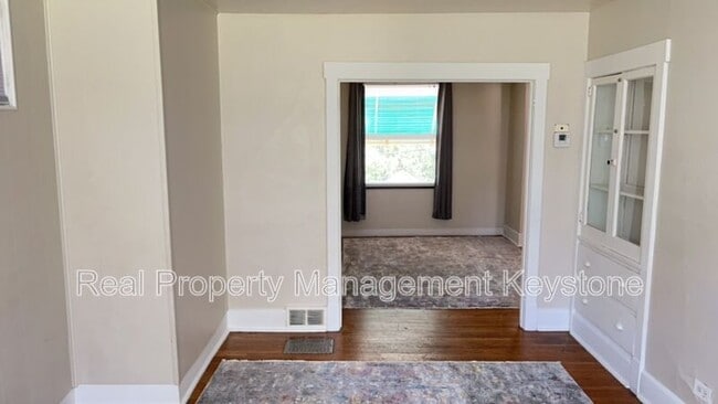 Building Photo - 33 Merritt Ave