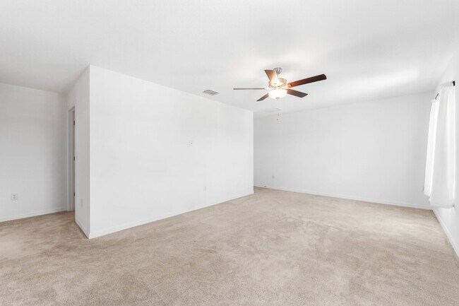 Building Photo - Stunning Large Mirada Townhome; 3 BR + LOFT / 2.5 BA/ 2 Car Garage-2300+ SF!