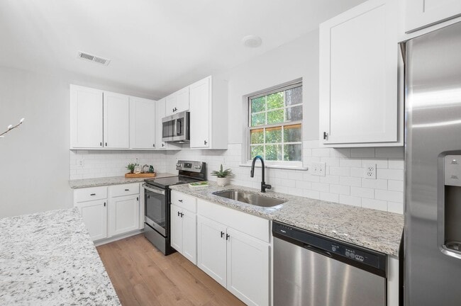 Building Photo - Bennett Yard