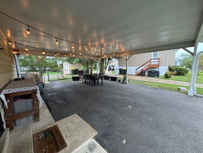 Building Photo - 5910 King James Dr