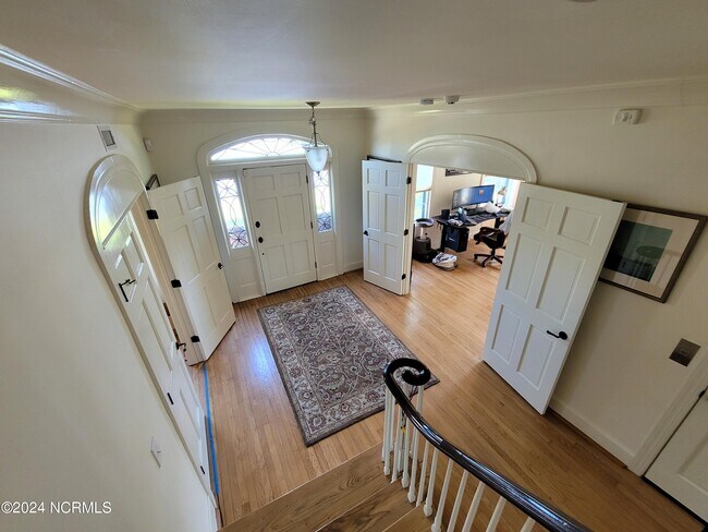 Building Photo - 111 Pollock St