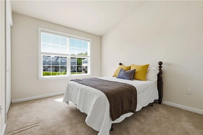 Building Photo - 10565 Cherry Grove Ct