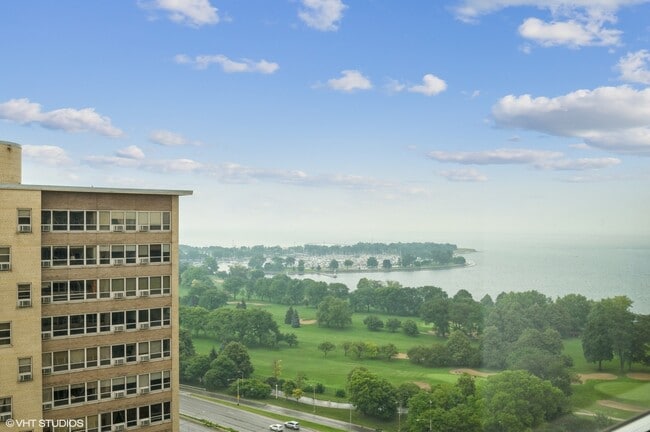 Building Photo - 3950 N Lake Shore Dr