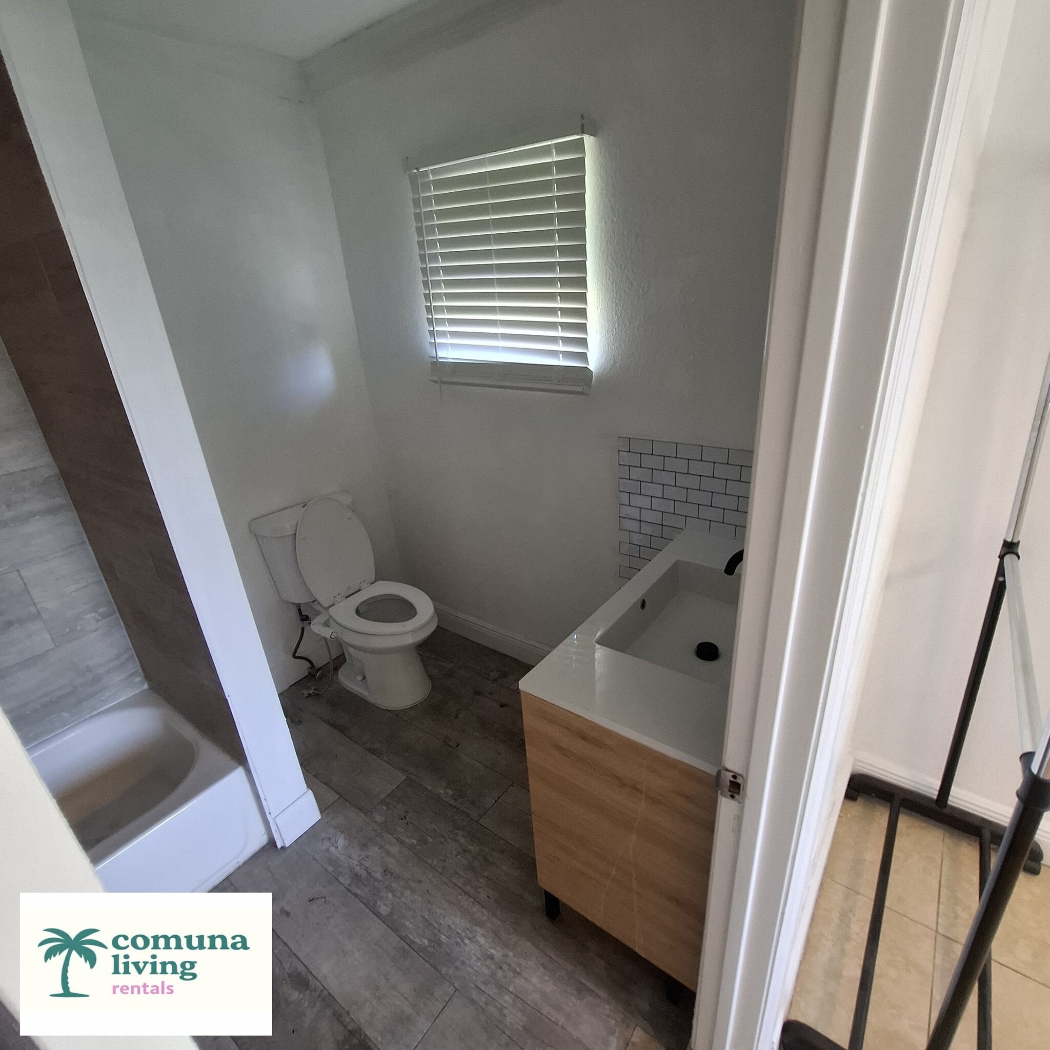 Building Photo - 1345 NE 5th Terrace