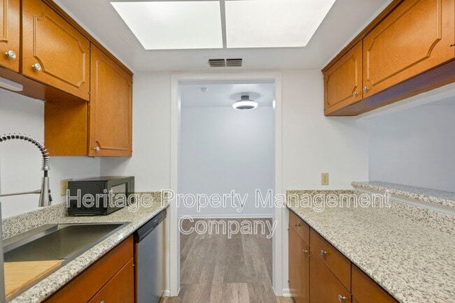 Building Photo - 8401 N New Braunfels Ave