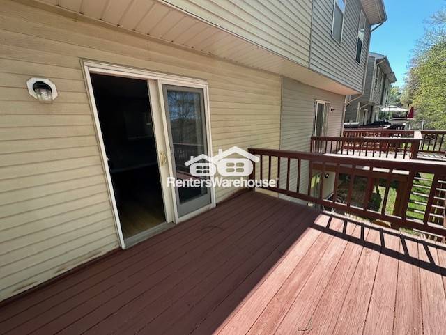 Building Photo - 661 Realm Ct W