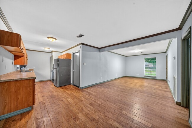 Building Photo - 5725 Melanite Ave