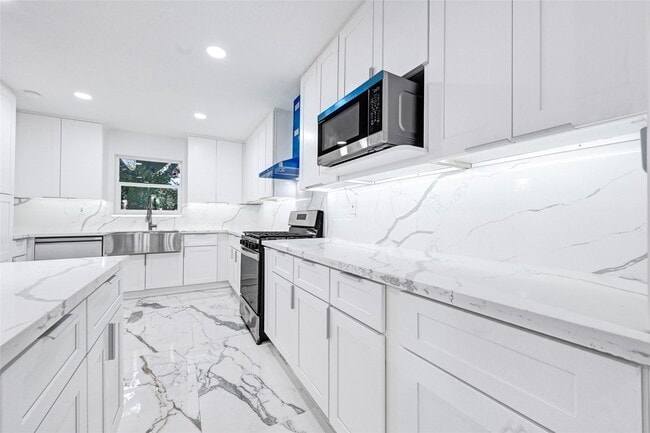 Building Photo - 15702 Congo Ln