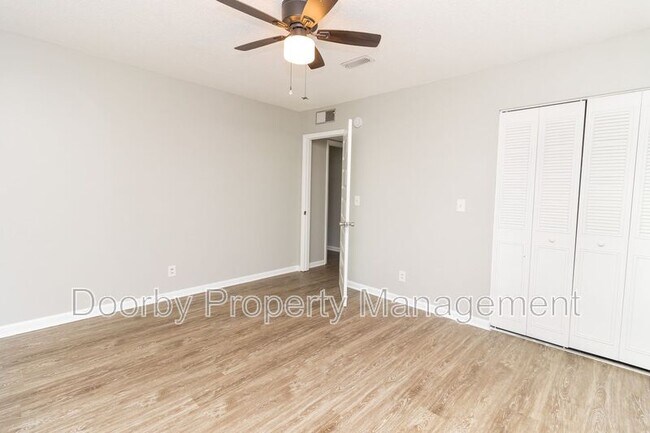 Building Photo - 3600 Oakland Terrace