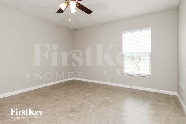 Building Photo - 643 Lindbergh Wy