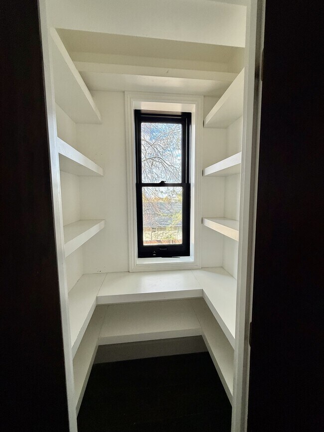 Building Photo - 1228 Bryan Ave