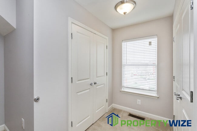 Building Photo - 4128 Orchard Ridge Blvd