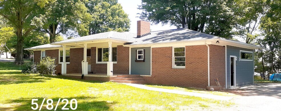 Building Photo - 2975 Charlotte Hwy
