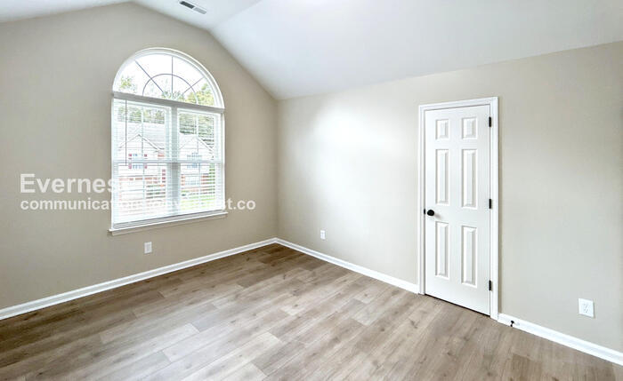 Building Photo - 1112 Clairmonte Dr