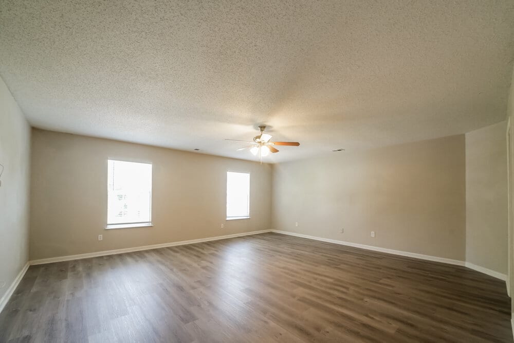 Building Photo - 1027 Sycamore Ln