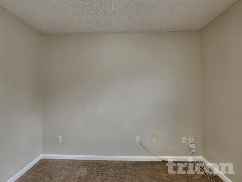 Building Photo - 3464 Brahma Bull Cir N