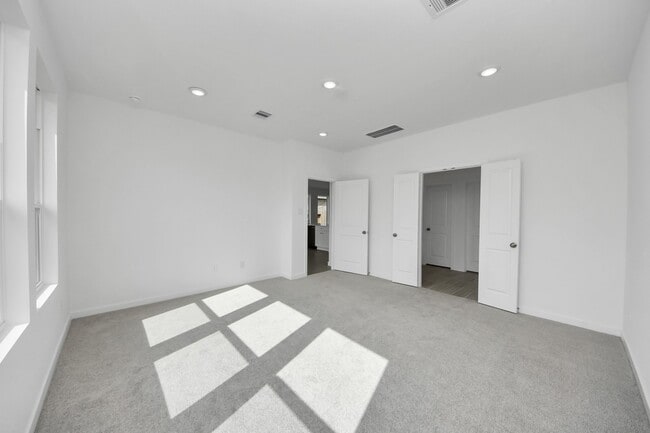 Building Photo - 26903 Zebra Grass Dr