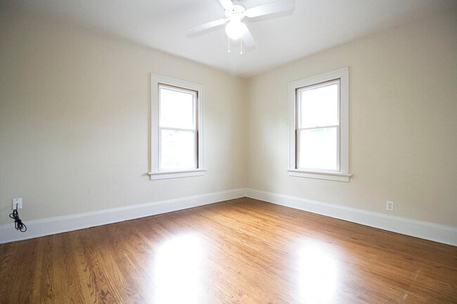 Building Photo - 2151 W Sylvania Ave