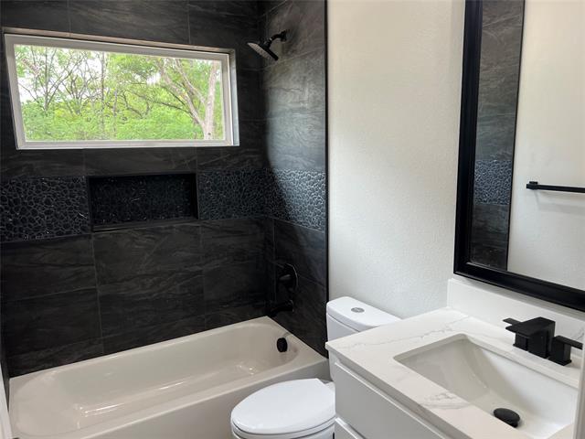 Building Photo - 851 Welch Ln