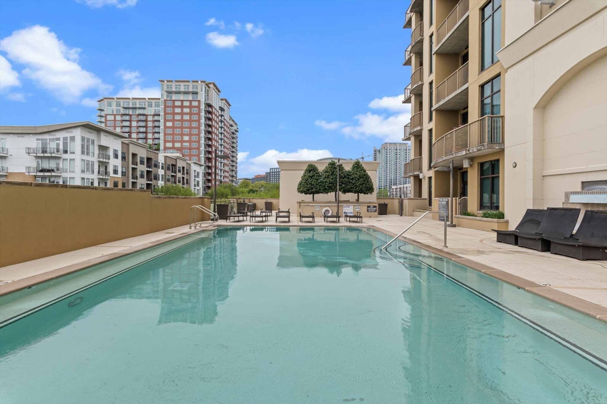 Building Photo - 1510 Demonbreun St