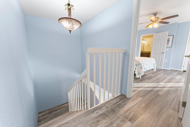 Building Photo - 1806 18th Ct