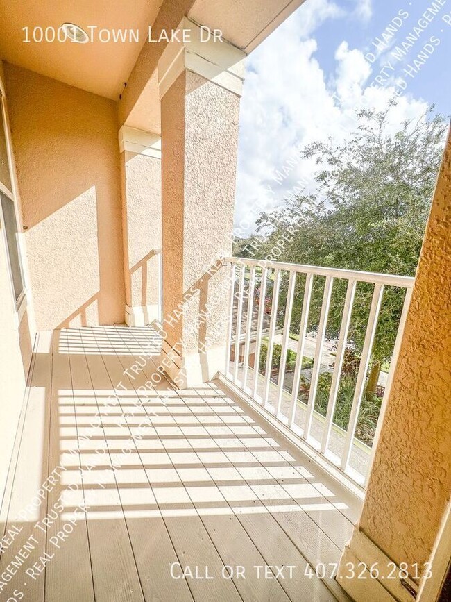 Building Photo - Spacious 3 Bedroom, 4 Bathroom Townhome fo...