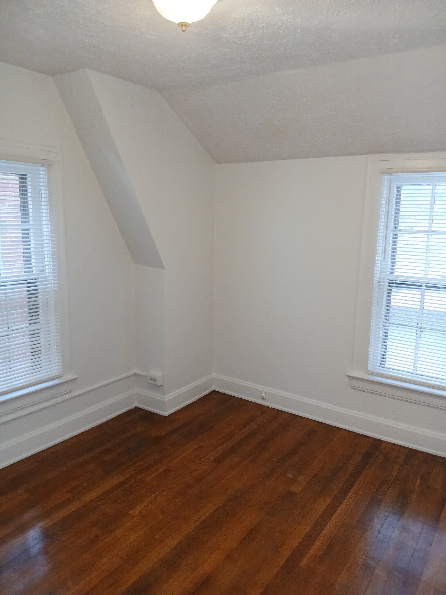 Building Photo - 3520 Ingleside Rd