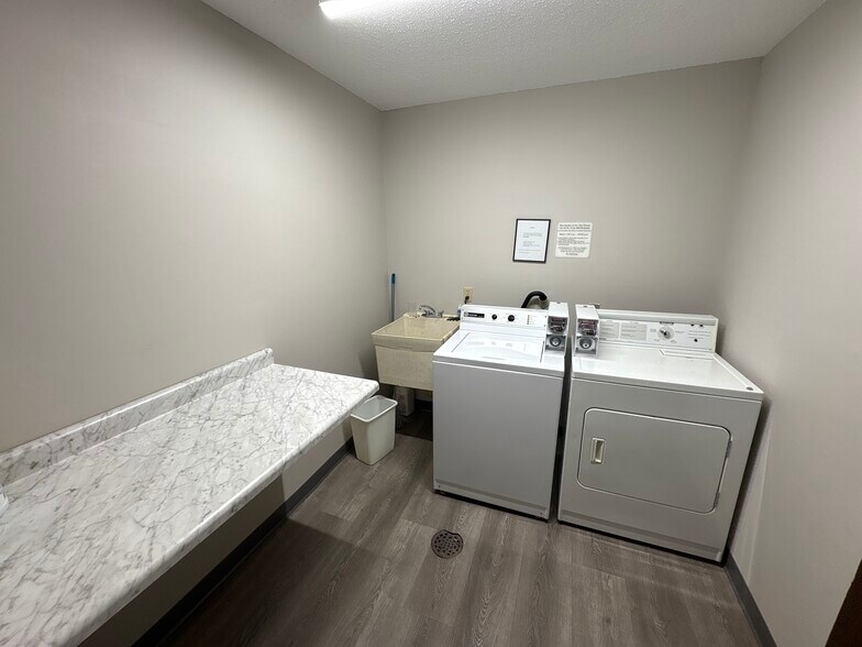 Building Photo - 907 Coulee Rd